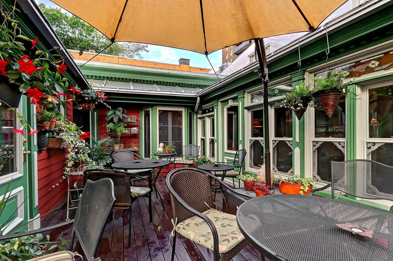 Auberge J.A Moisan Quebec City Bagian luar foto