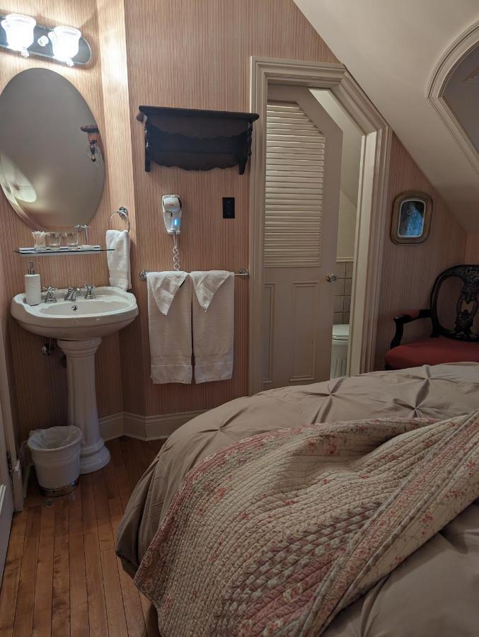 Auberge J.A Moisan Quebec City Bagian luar foto